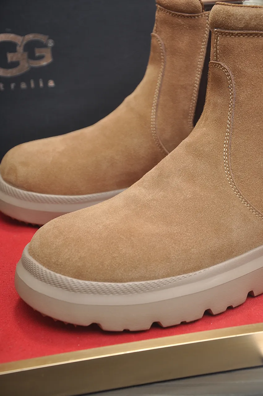 Men's shoes 💰580💶【UGG】(full genuine wool lining) Please pay attention to the original quality and compare the thickness of the wool 🏮🏮Hot style Martin boots from Australia's warm luxury brand men's shoes, official website synchronization, Beckham men's style..., made of imported top-layer waxed cowhide, waxed toe, Australian real wool velvet lining Carefully sewn...Imported rubber Martin boots outsole (comfortable, soft and wear-resistant). I really like the quality...Exquisite workmanship, you can't put it down once you see it. Code number 39-44